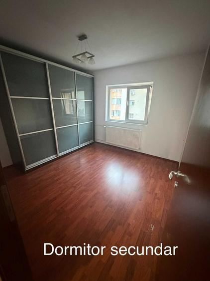Apartament cu 3 camere decomandat în Nerva Traian