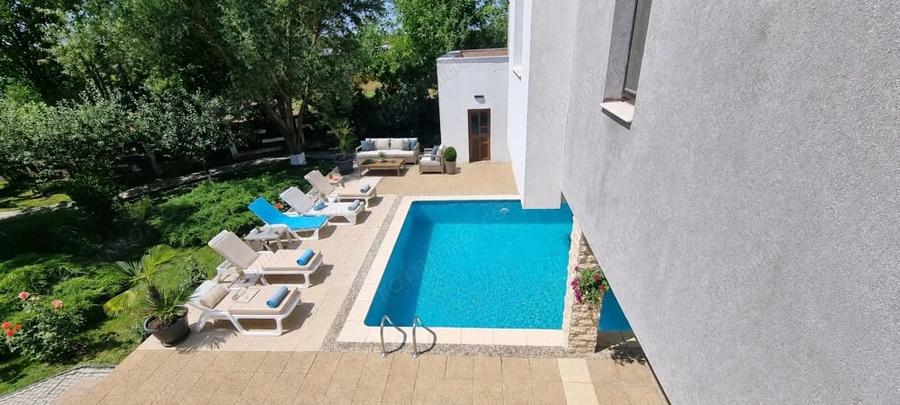 Casă cu 7 camere cu Teren 1500 Mp în Bolintin-Deal