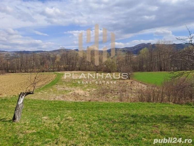 Teren agricol intravilan de 2300 mp, în Cernești