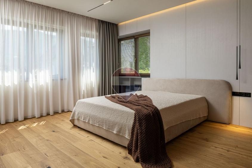 Casă individuală cu 5 camere cu Teren 1050 Mp în Centrul Istoric