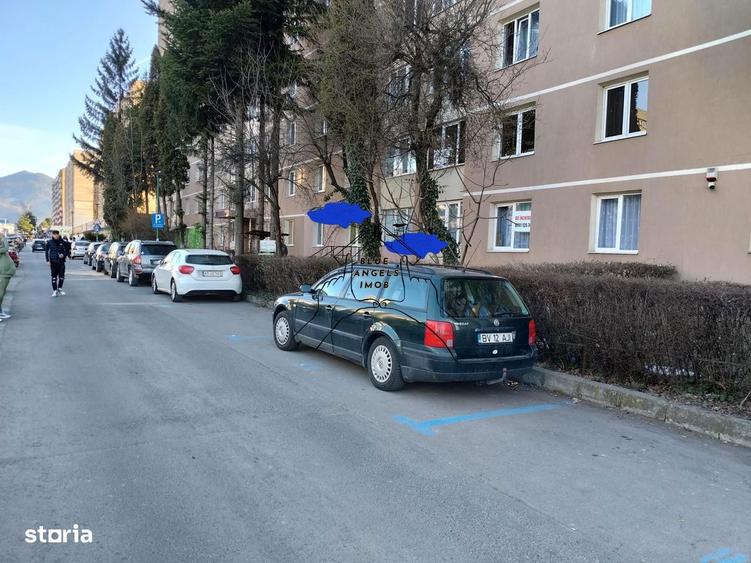 Apartament cu 3 camere decomandat în Astra