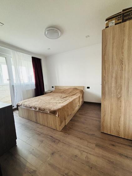 Apartament cu 3 camere decomandat, mobilat în Rogerius