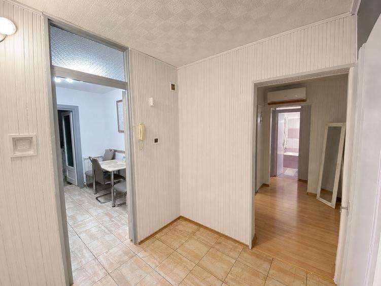 Apartament cu 3 camere decomandat, mobilat în Aradului
