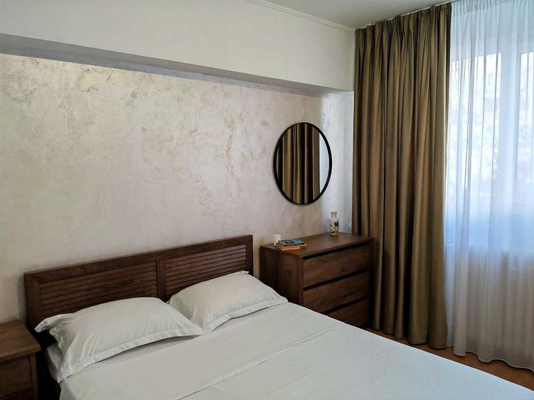 Apartament cu 3 camere decomandat în Titan