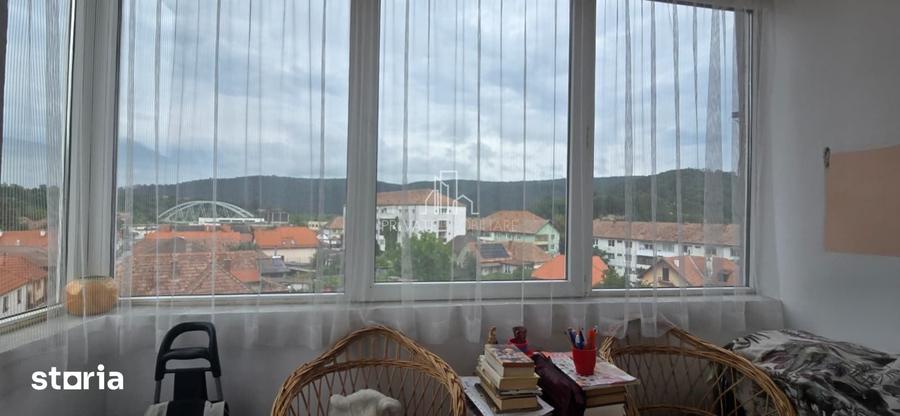 Apartament cu 4 camere în Central