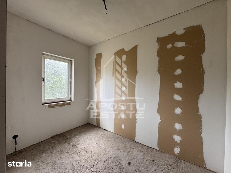 Casă cu 10 camere cu Teren 1100 Mp în Fărcădin