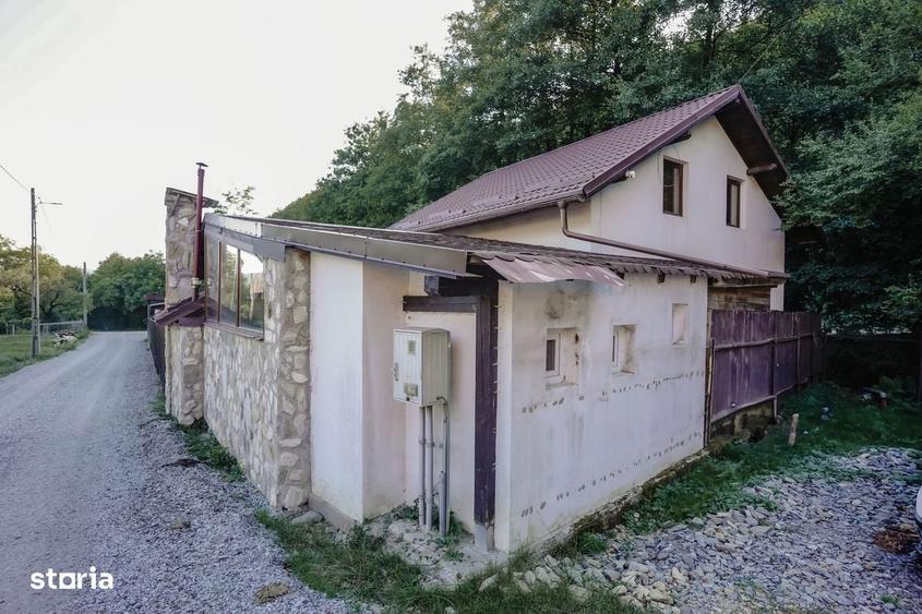 Casă cu 4 camere în Prundu Bârgăului
