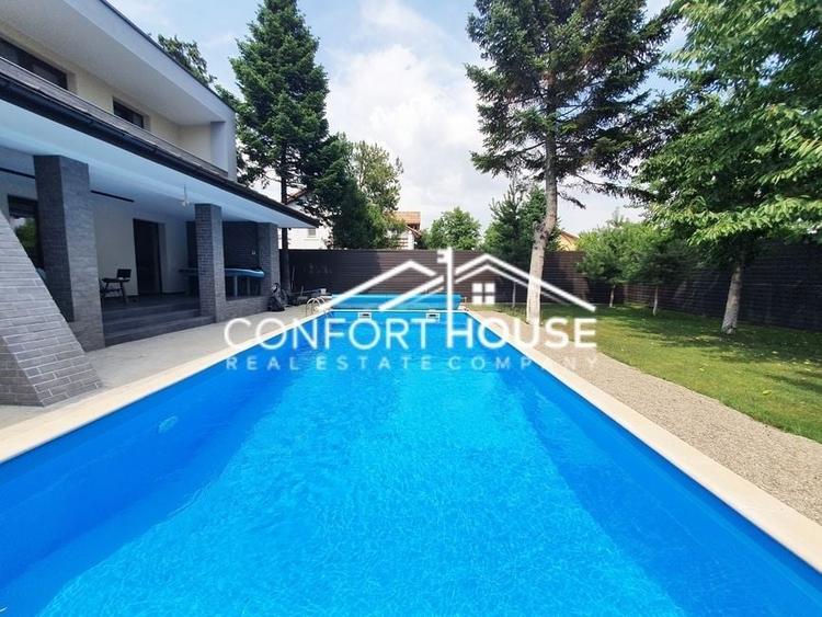 Casă individuală cu 8 camere cu Piscina în Iancu Nicolae