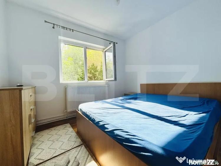 Apartament cu 4 camere decomandat în Girocului