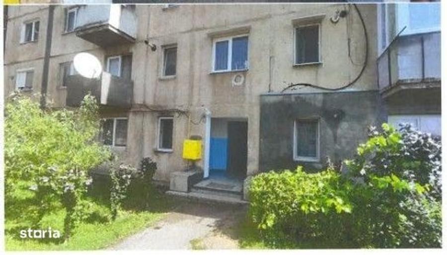 Apartament cu 2 camere semidecomandat în Strei