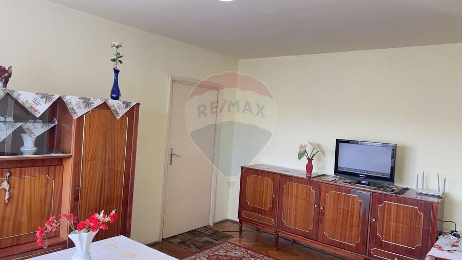 Apartament cu 3 camere de închiriat în zona Podgoria - 2