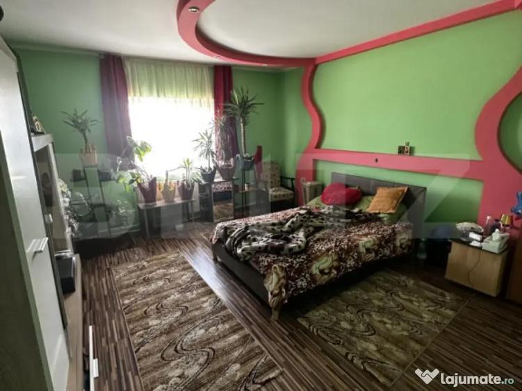 Casa de vanzare, 265 mp, zona Boghis - 1