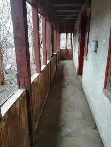 Teren cu doua corpuri casa - 35500 eur - 10