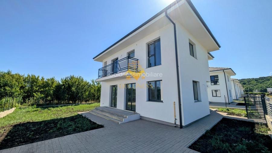 Casa Individuala, Jucu de Mijloc, 4 camere, 3 Bai, Terasa, 146 mp