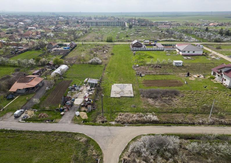 Teren intravilan cu funda?ie in Frumuseni - 19