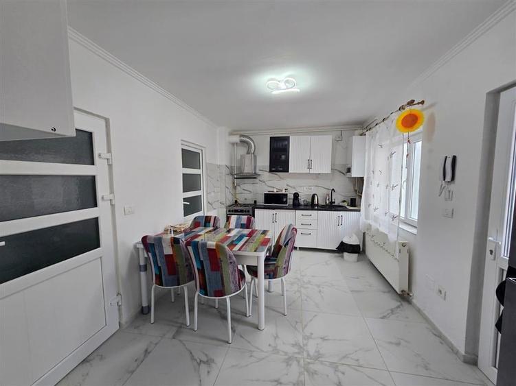 Casa cu doua apartamente in zona centrala Fagaras - 1