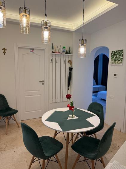 Apartament cu 2 camere decomandat, mobilat în P-ța Romană