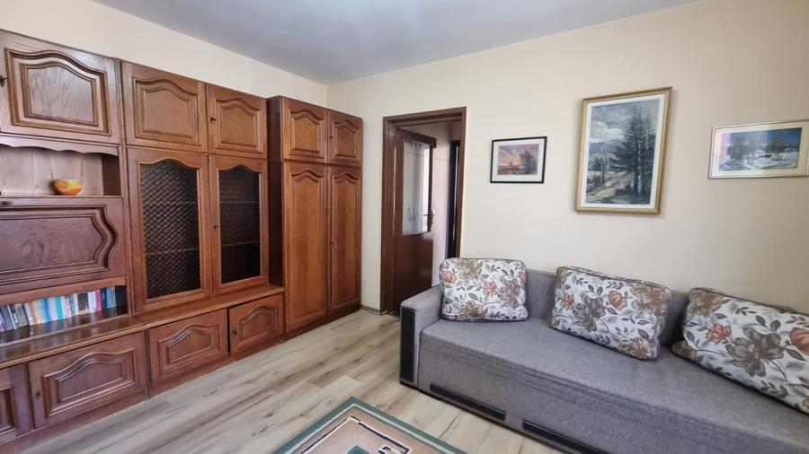 Apartament 2 camere centru etaj 3 - 8