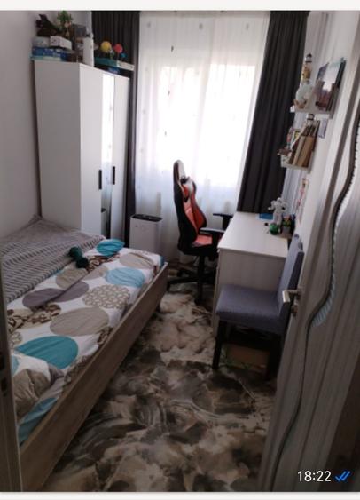 Pers fizica vand apartament 3 camere situat in Tatarasi, la etajul 2/4 - 3