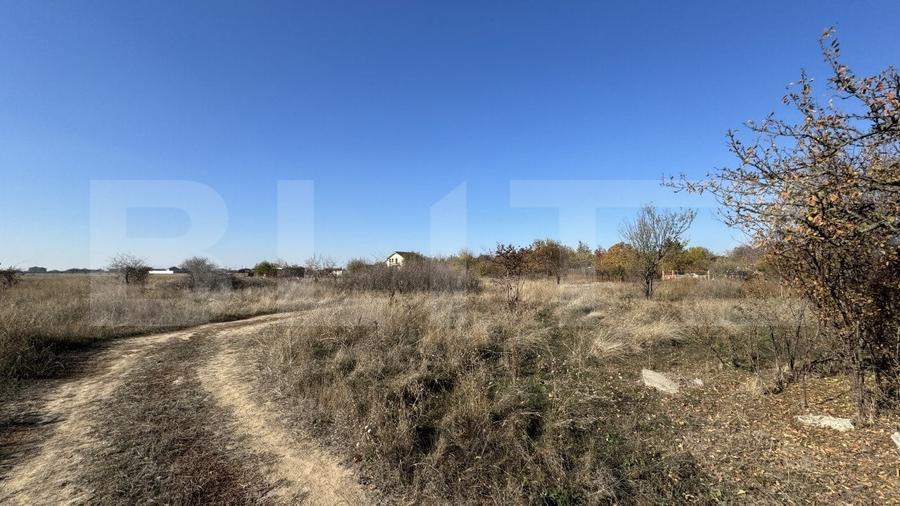 Teren intravilan cu acces la toate utilitatile, 530 mp, zona Metro - 2
