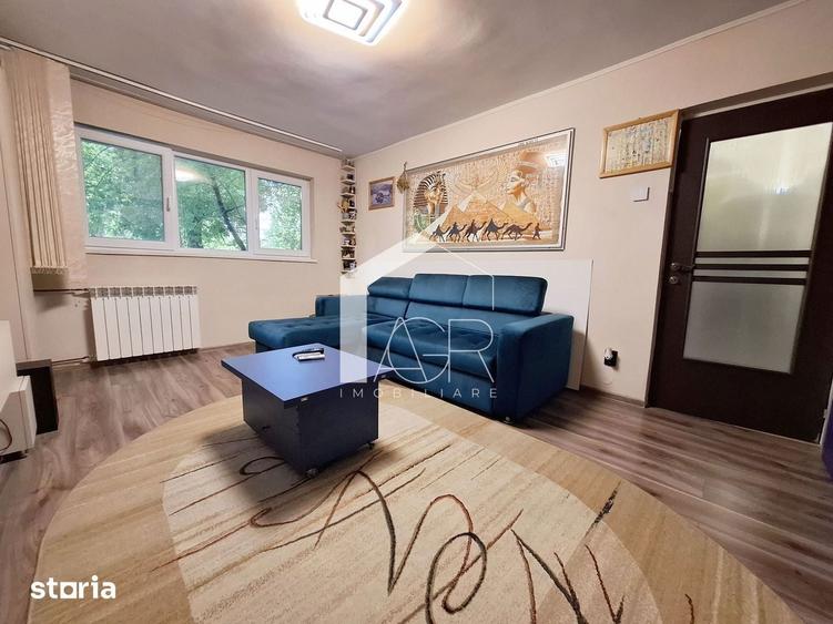 Apartament cu 3 camere, decomandat, zona Vest - 2