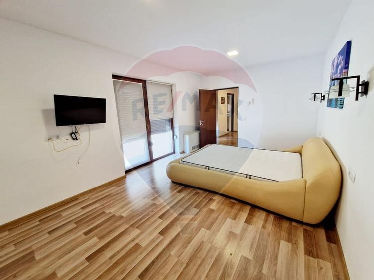 Casă / Vilă cu 4 camere de vânzare - 8