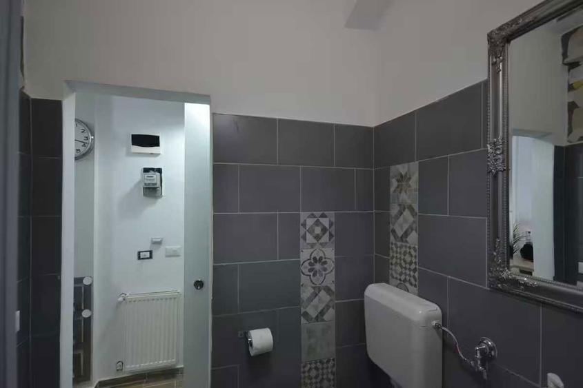 Zona Universitate, inchiriez garsoniera strada Ion brezoianu - 1