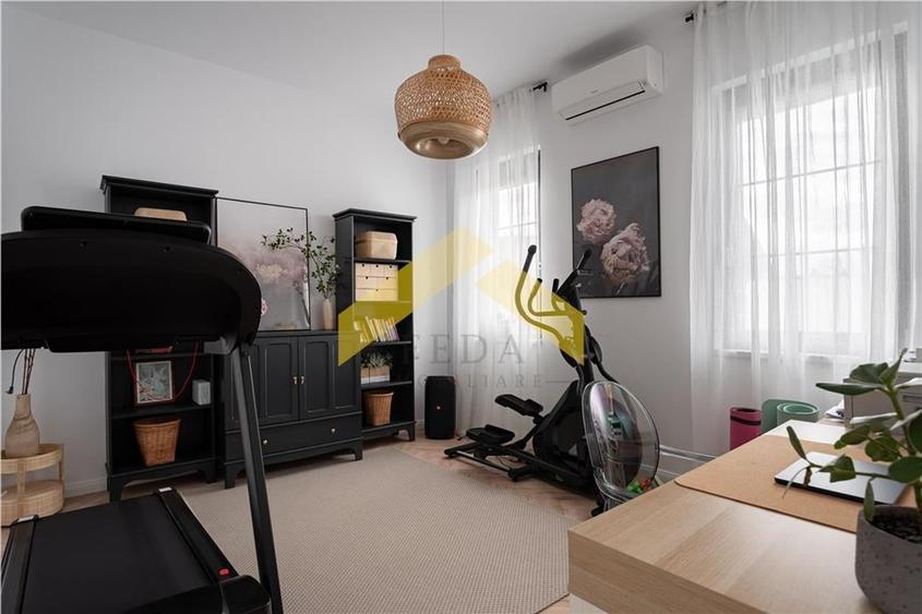 Casa la sol stil Neoclasic modren lux in Mandruloc - 9