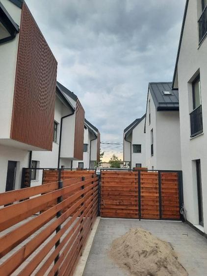 Fara Comision in Complex Rezidential casa cu 5 camere 3 bai P+1+M la cheie sect1 - 7