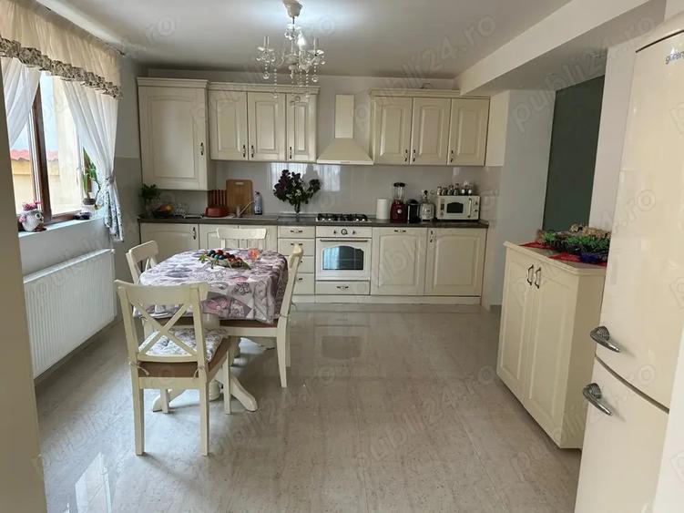 Casa de vanzare zona targul saptamanal - 14