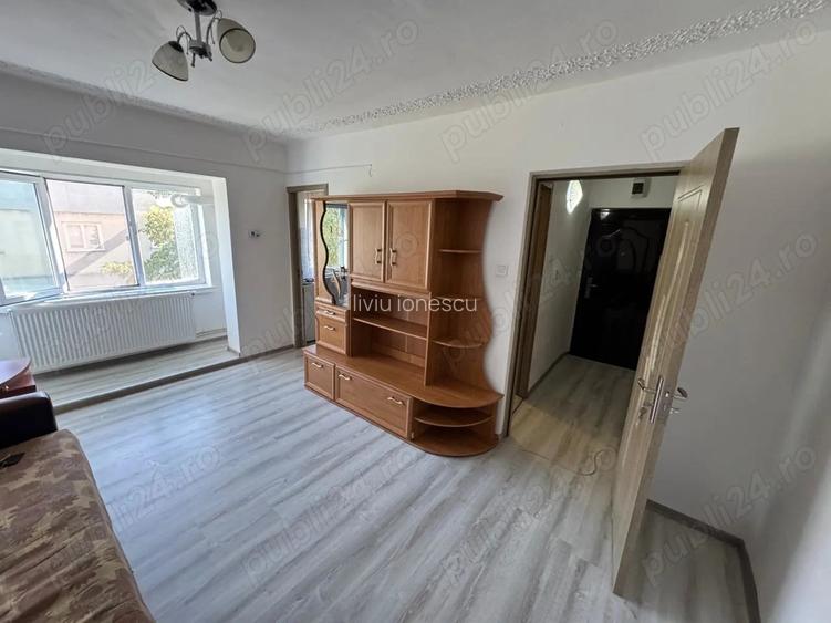 Ofer spre inchiriere garsoniera confort 1