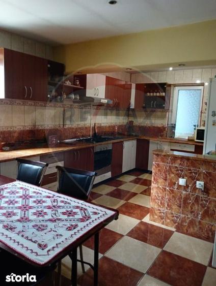 Casa spa?ioasa cu garaj - Mogo?oaia, foarte aproape de Podul Mogo?oaia - 3