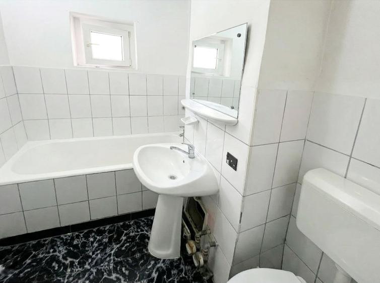 Ocazie! Apartament 3 camere de vanzare, etaj intermediar, 2 balcoane - 7