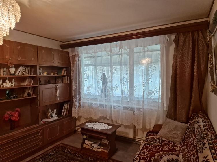 De Vanzare Apartament 2 camere semidecomandat -parter,zona Policlinica ,Suceava - 1