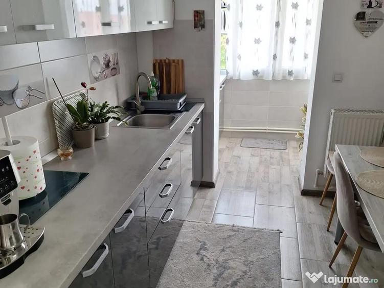 Apartament de vanzare 2 camere central - 1