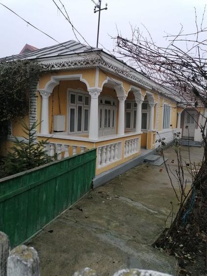 Vand casa batraneasca si teren Umbraresti Deal - 2