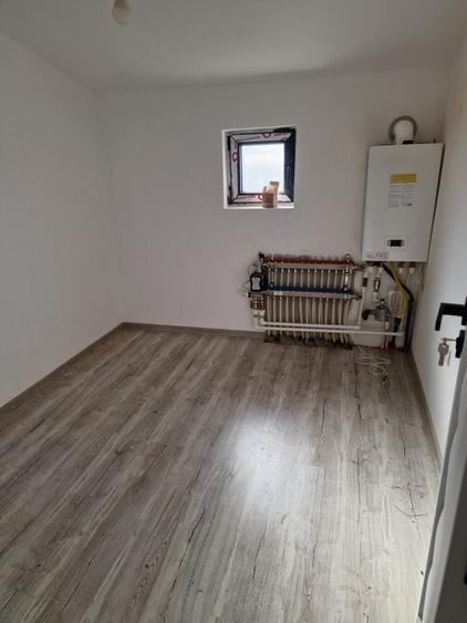 Sanmihaiul Roman - Casa individuala cu 4 camere si bucatarie inchisa - 12