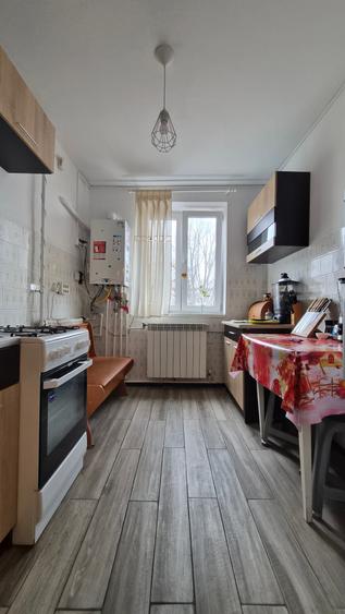 Scoala Generala nr 7 Cta /Piata Brotacei - ap 2 cam, et 4/4 (centrala gaze) - 20