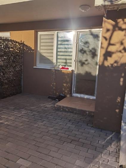 Garsoniera 35mp cu curte, loc parcare inclus in fata portii - 1