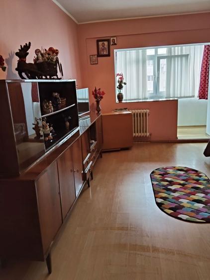 Inchiriez apartament 3 camere, Zimbru , Iasi , etaj 6/10. - 2