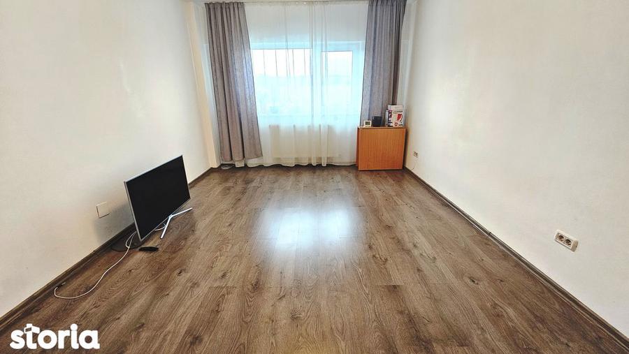 Apartament cu 2 camere decomandat în Nicolina
