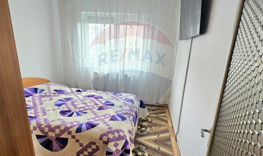Apartament cu 2 camere de vânzare, strada Milcov - 7