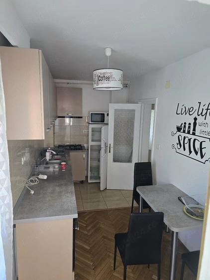 Garsoniera etaj 1 UMT balcon baie si bucatarie din constructie amenajata integral mobilata utilata - 2