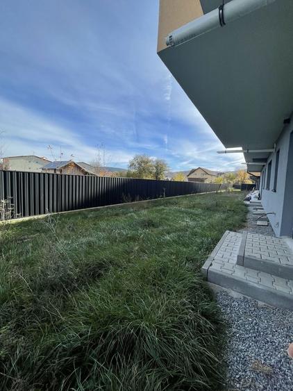 Apartament cu gradina + parcare pentru chirie Floresti - 1