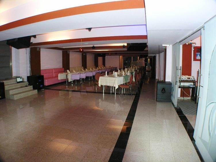 Magheru  425 mp  spatiu cu chirias  ideal investitie - 2