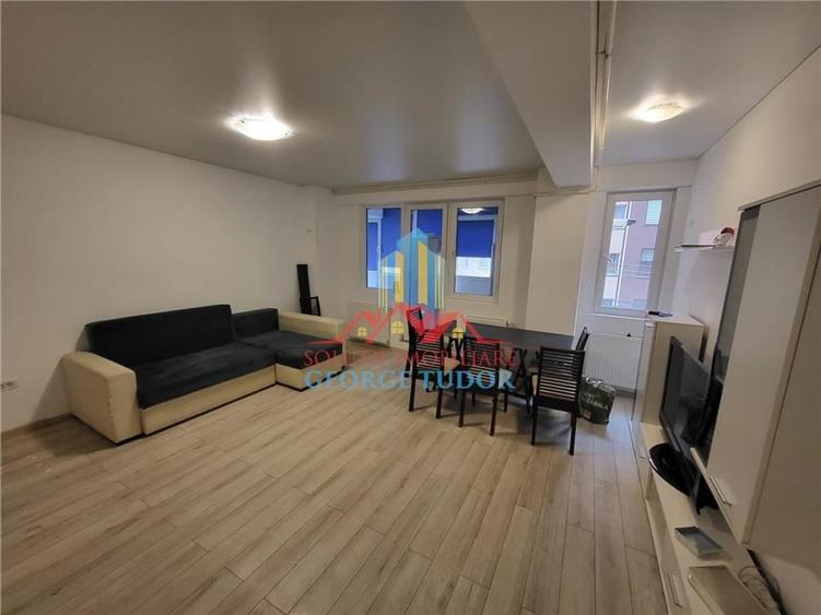 Inchiriere apartament 3 camere Militari Residence - 2