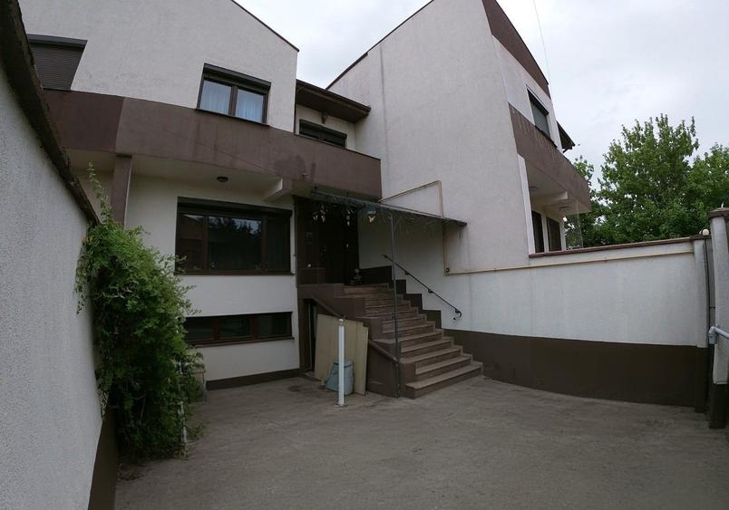 Vila S+P+1+pod vezi video - 41