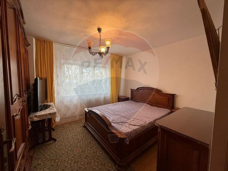 Apartament cu 3 camere de închiriat în zona 1 Mai - 3