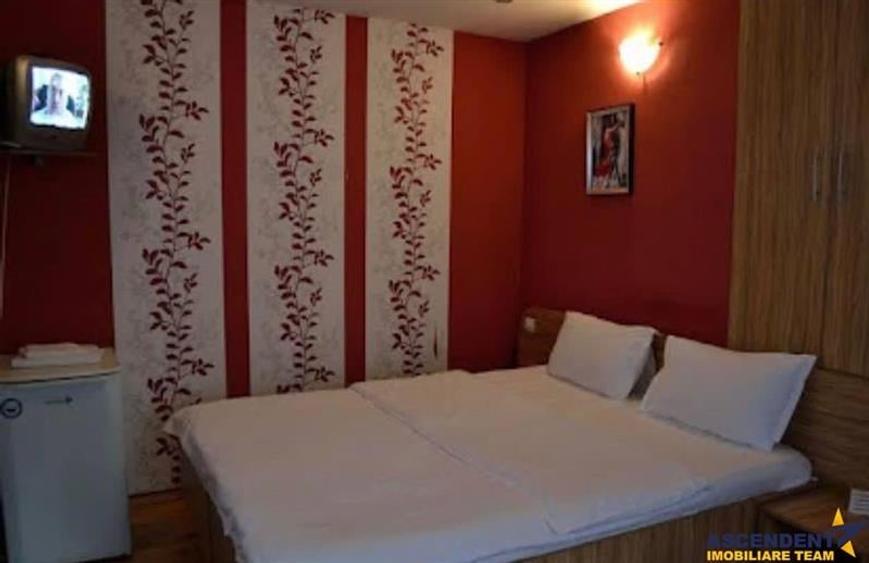 Proprietate cu terase, in ambientul Centrului Istoric .- . Piata Sfatului, Braso - 6