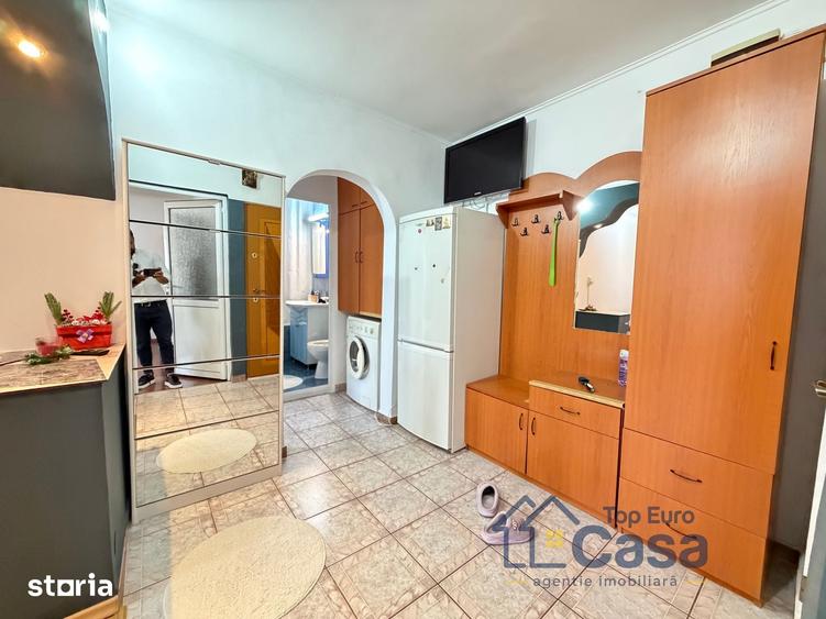 Apartament cu 2 camere decomandat în Central